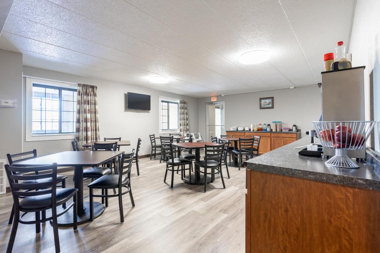 Fairbridge Inn Express Monroe City Exterior foto